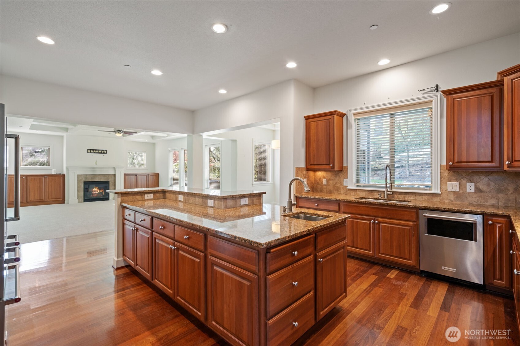 5823 NW Inglewood Court , Camas, WA 98607