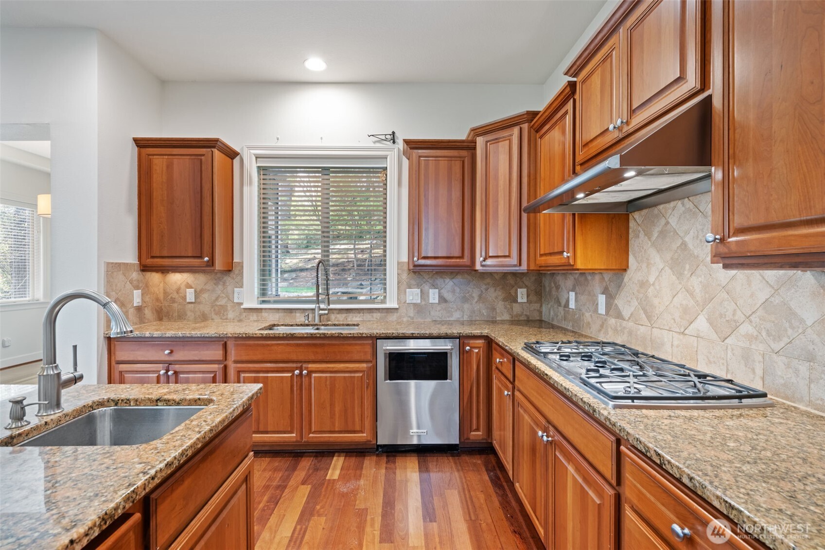 5823 NW Inglewood Court , Camas, WA 98607