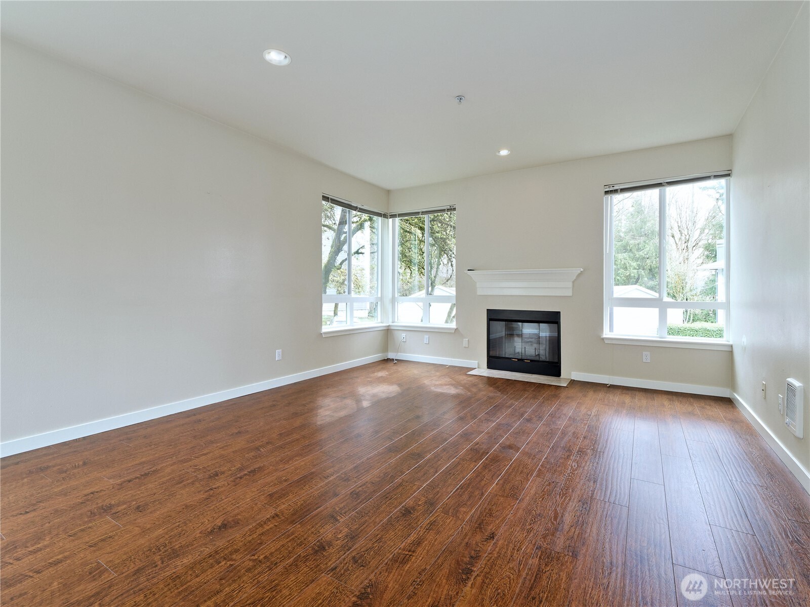 12012 NE 204th Place #C201, Bothell, WA 98011