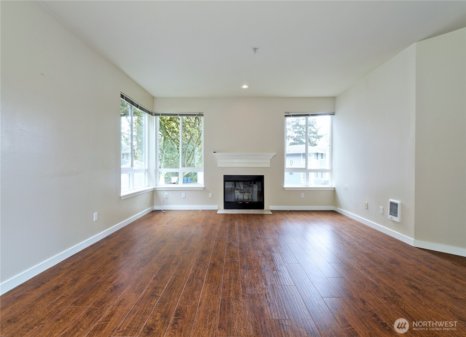 12012 NE 204th Place #C201, Bothell, WA 98011