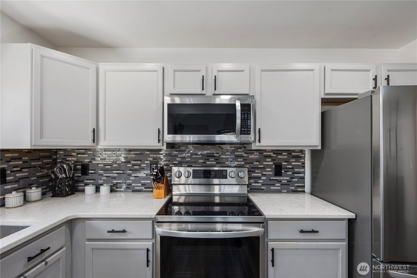 61 E Channel Drive , Allyn, WA 98524