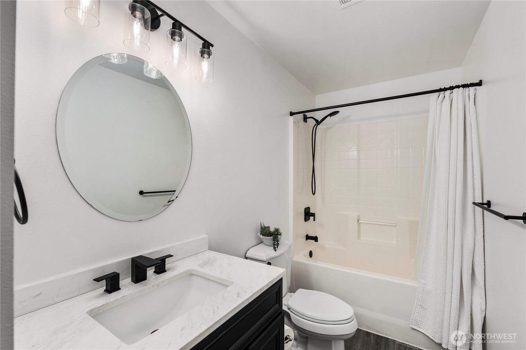 61 E Channel Drive , Allyn, WA 98524