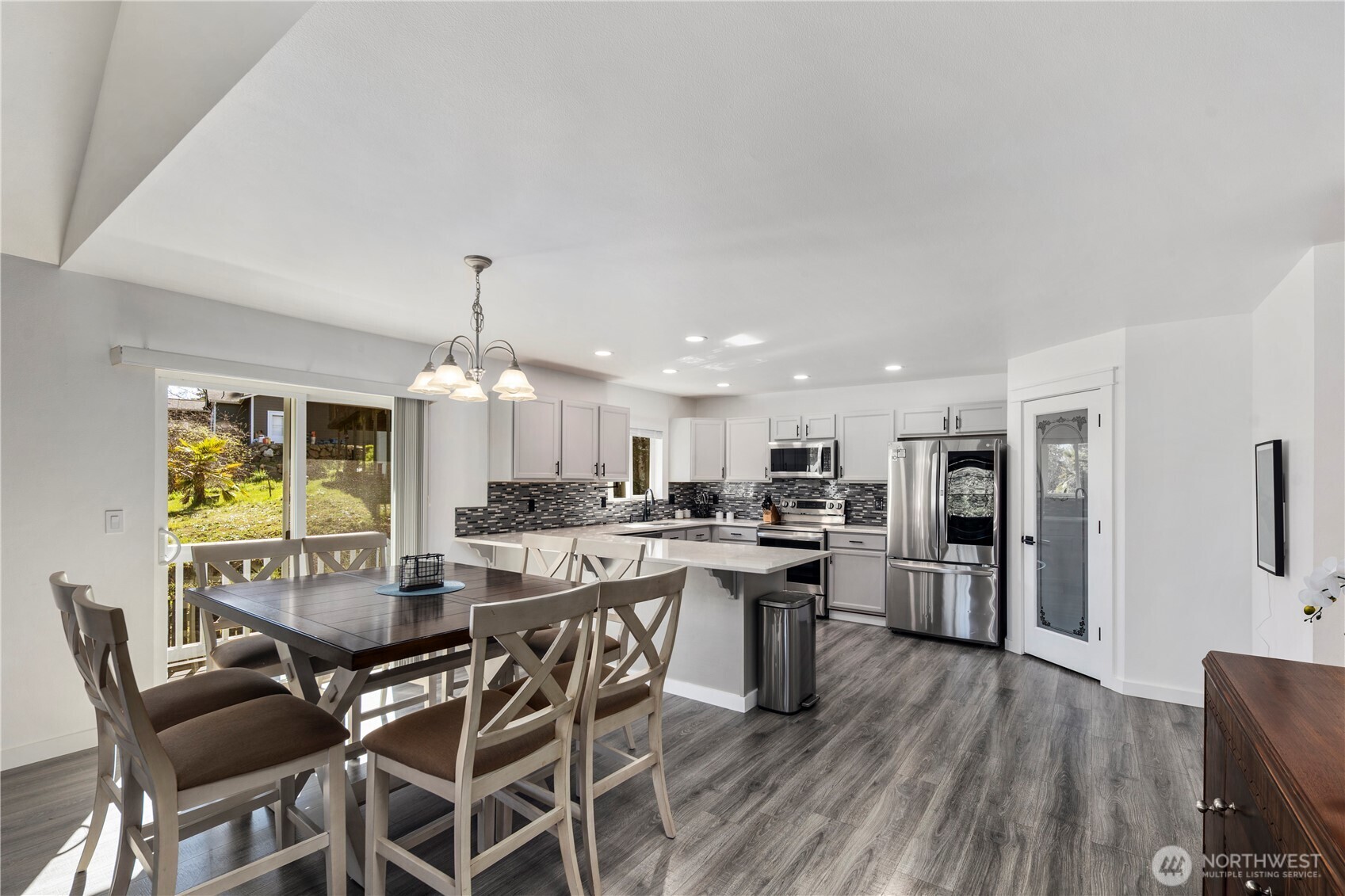 61 E Channel Drive , Allyn, WA 98524