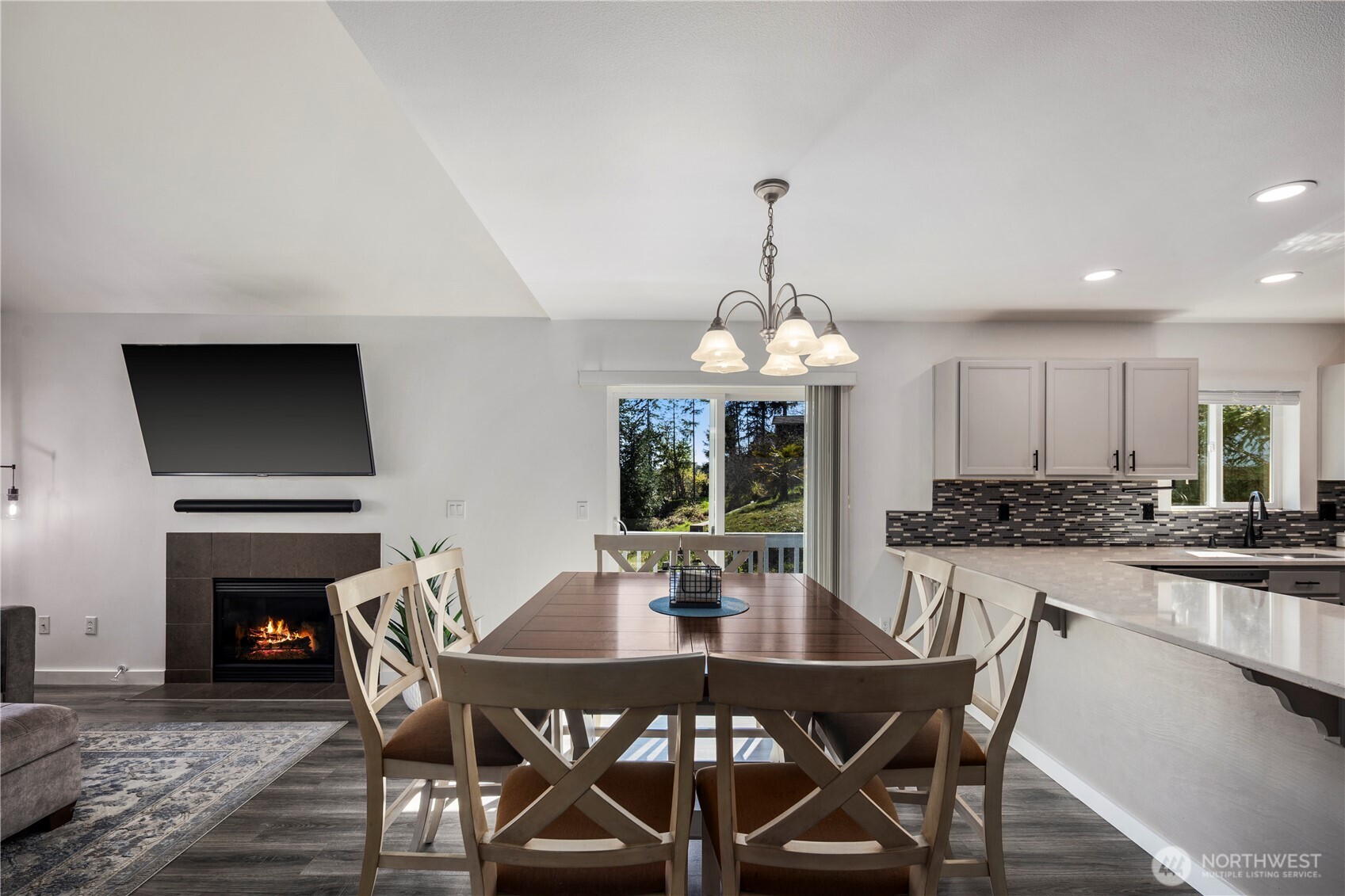 61 E Channel Drive , Allyn, WA 98524