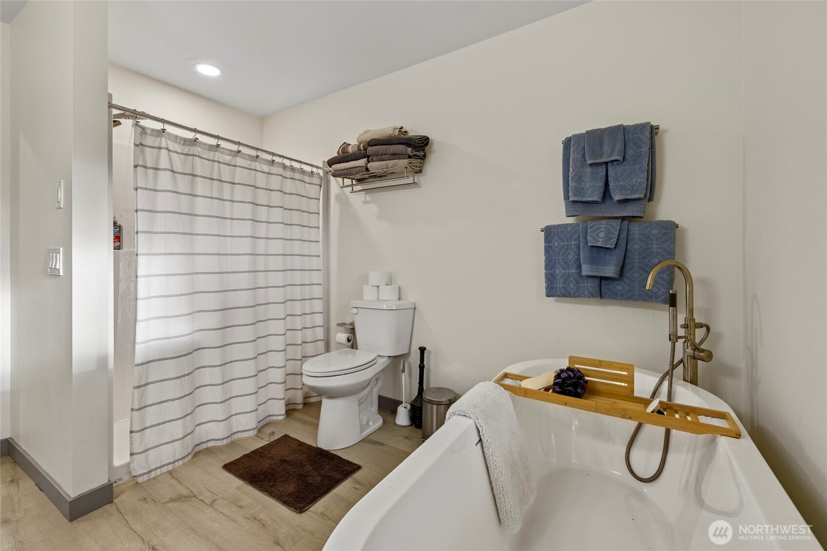 2010 Sweetbriar Lane , Oak Harbor, WA 98277