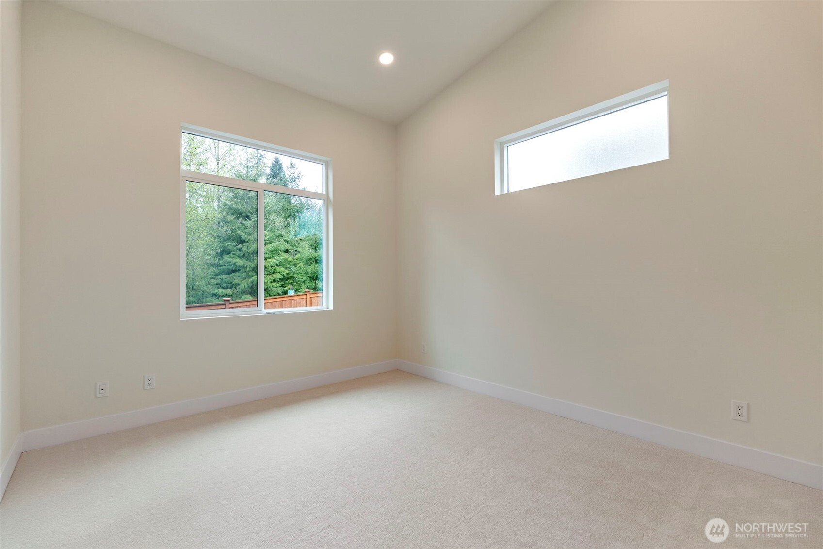 24257 SE 26th Place , Sammamish, WA 98075