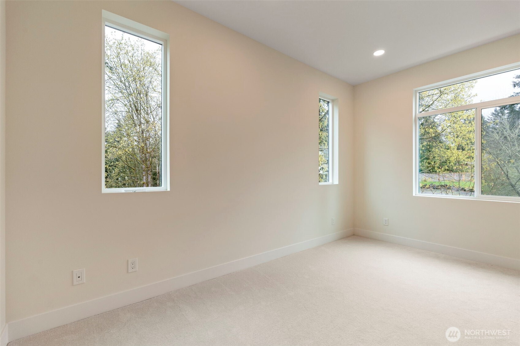 24257 SE 26th Place , Sammamish, WA 98075