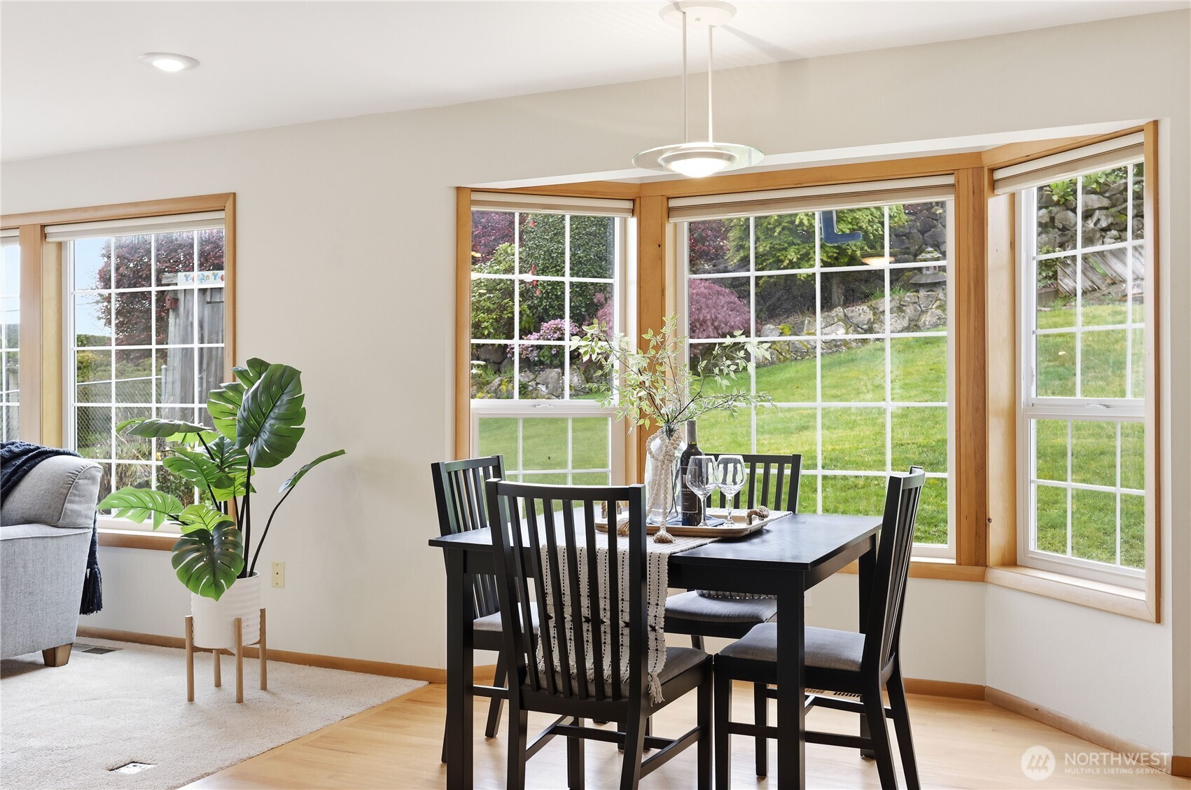 17851 9th Avenue NE, Poulsbo, WA 98370