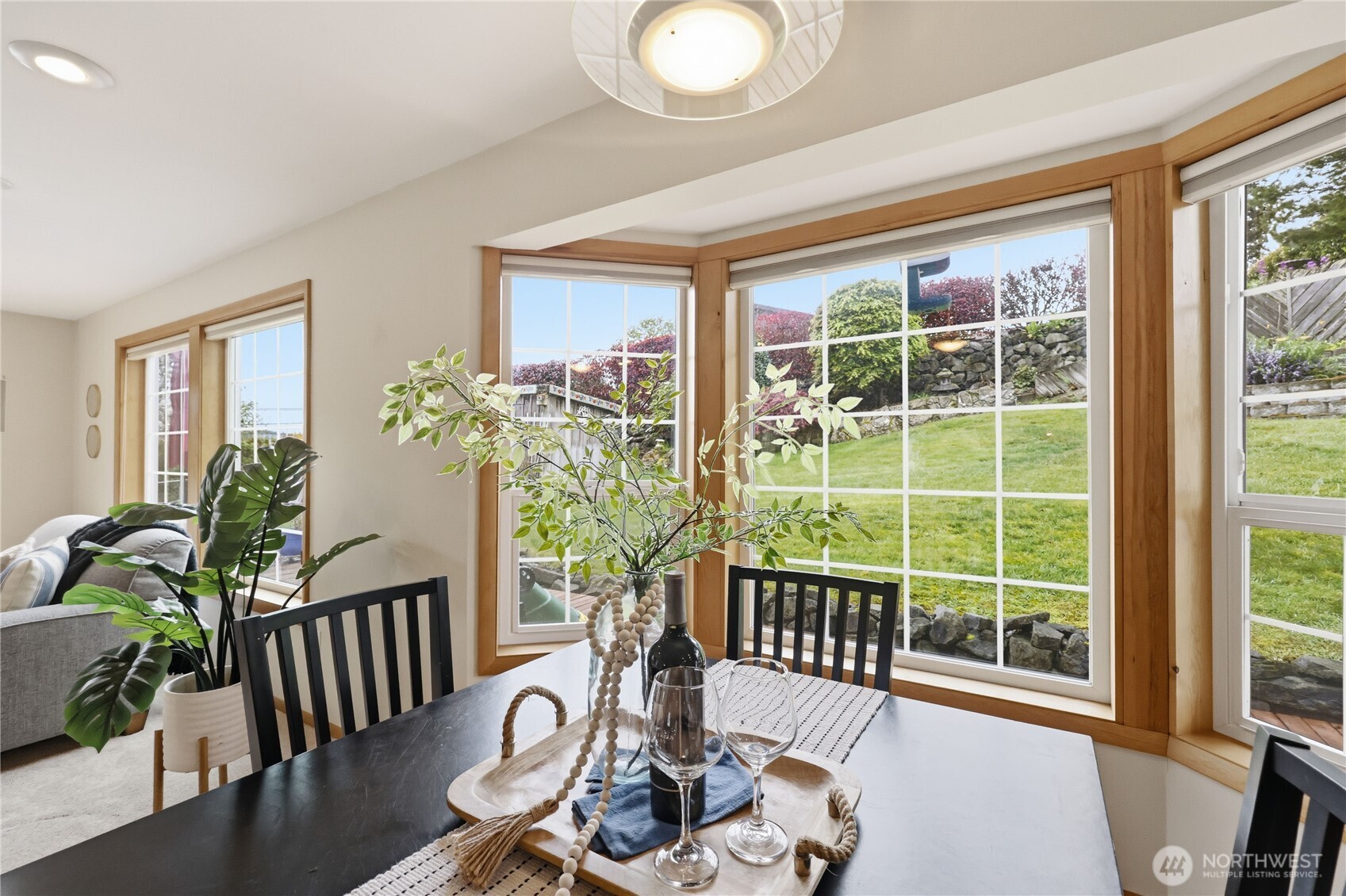 17851 9th Avenue NE, Poulsbo, WA 98370