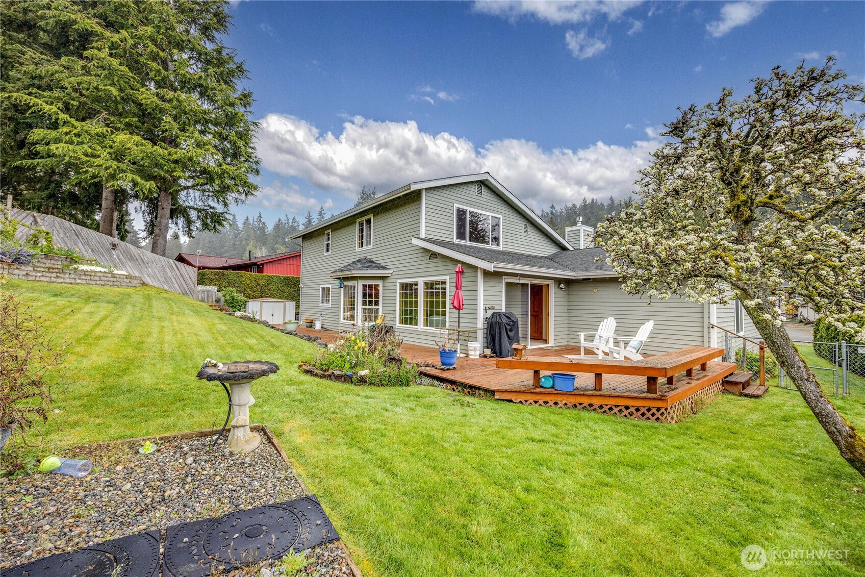 17851 9th Avenue NE, Poulsbo, WA 98370