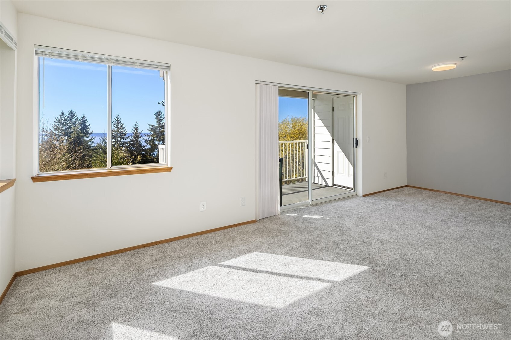 28602 16th Avenue S #301, Federal Way, WA 98003-6116