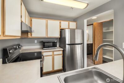 28602 16th Avenue S #301, Federal Way, WA 98003-6116 - Photo 4