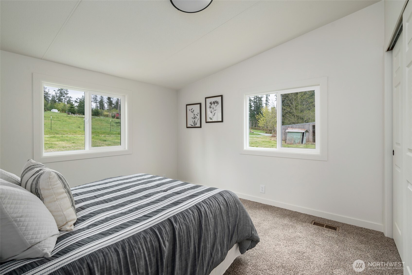2192 Nautilus Road , Freeland, WA 98249