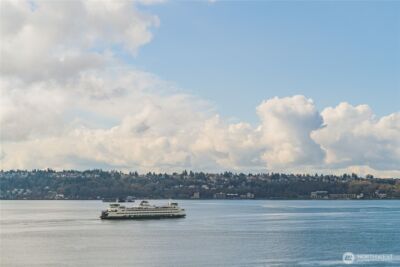 617 W Mercer Place #401, Seattle, WA 98119