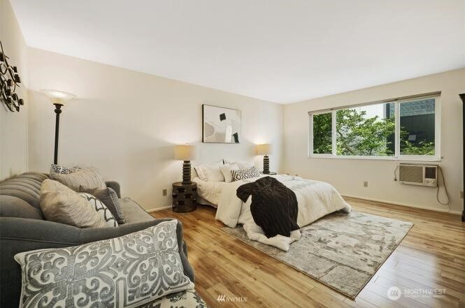617 W Mercer Place #401, Seattle, WA 98119