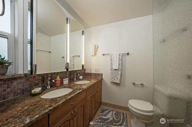 617 W Mercer Place #401, Seattle, WA 98119