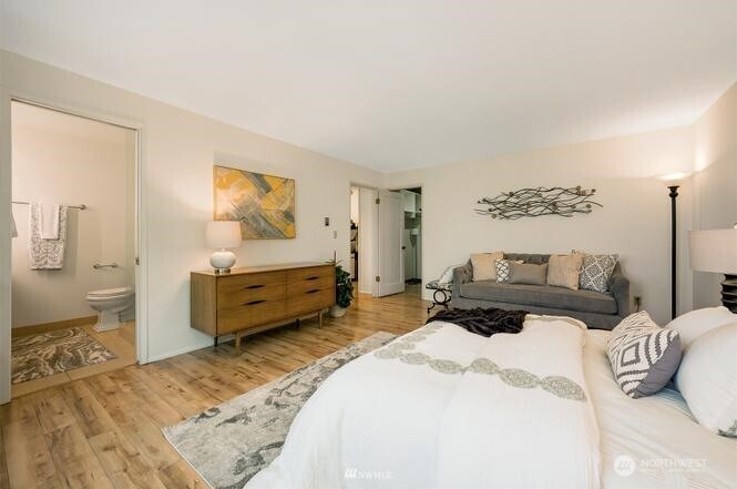 617 W Mercer Place #401, Seattle, WA 98119