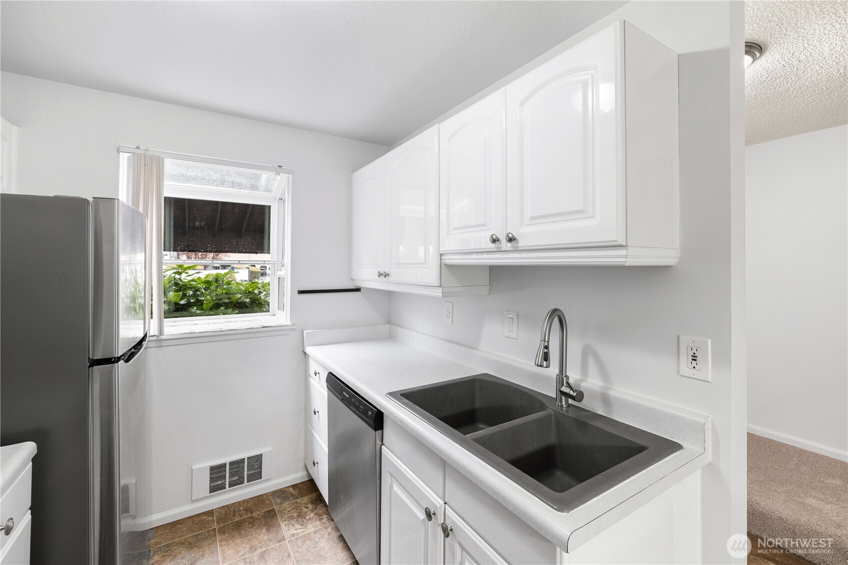 1721 SW 318th Place #48D, Federal Way, WA 98023