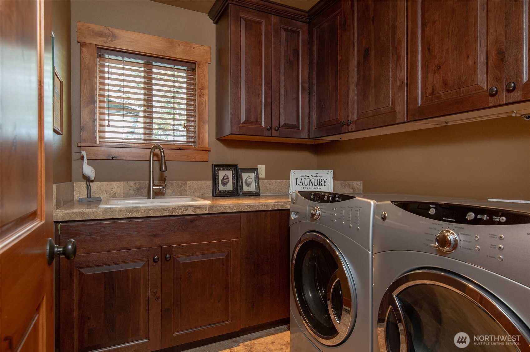 630 E Treasure Island Drive , Allyn, WA 98524