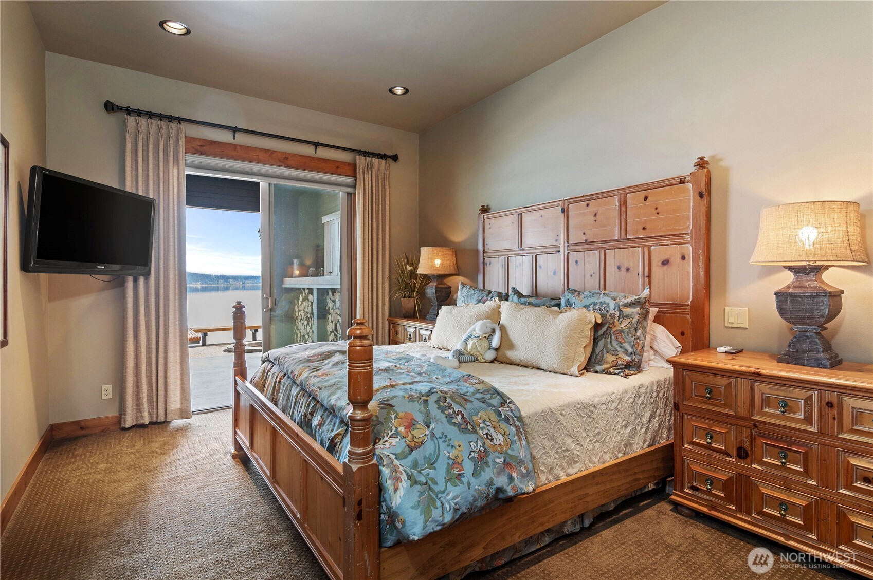 630 E Treasure Island Drive , Allyn, WA 98524
