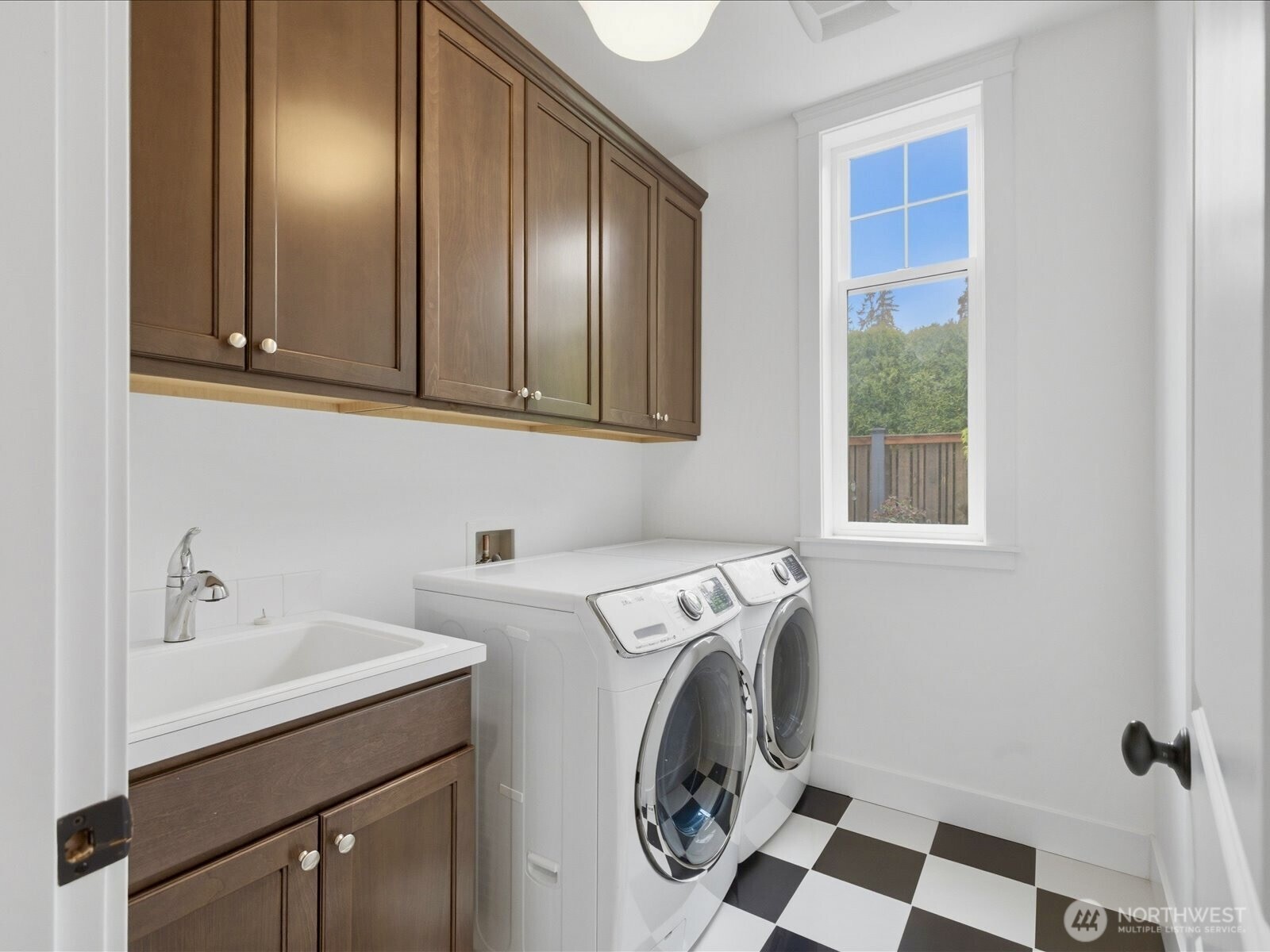 26620 NE Valley Street , Duvall, WA 98019