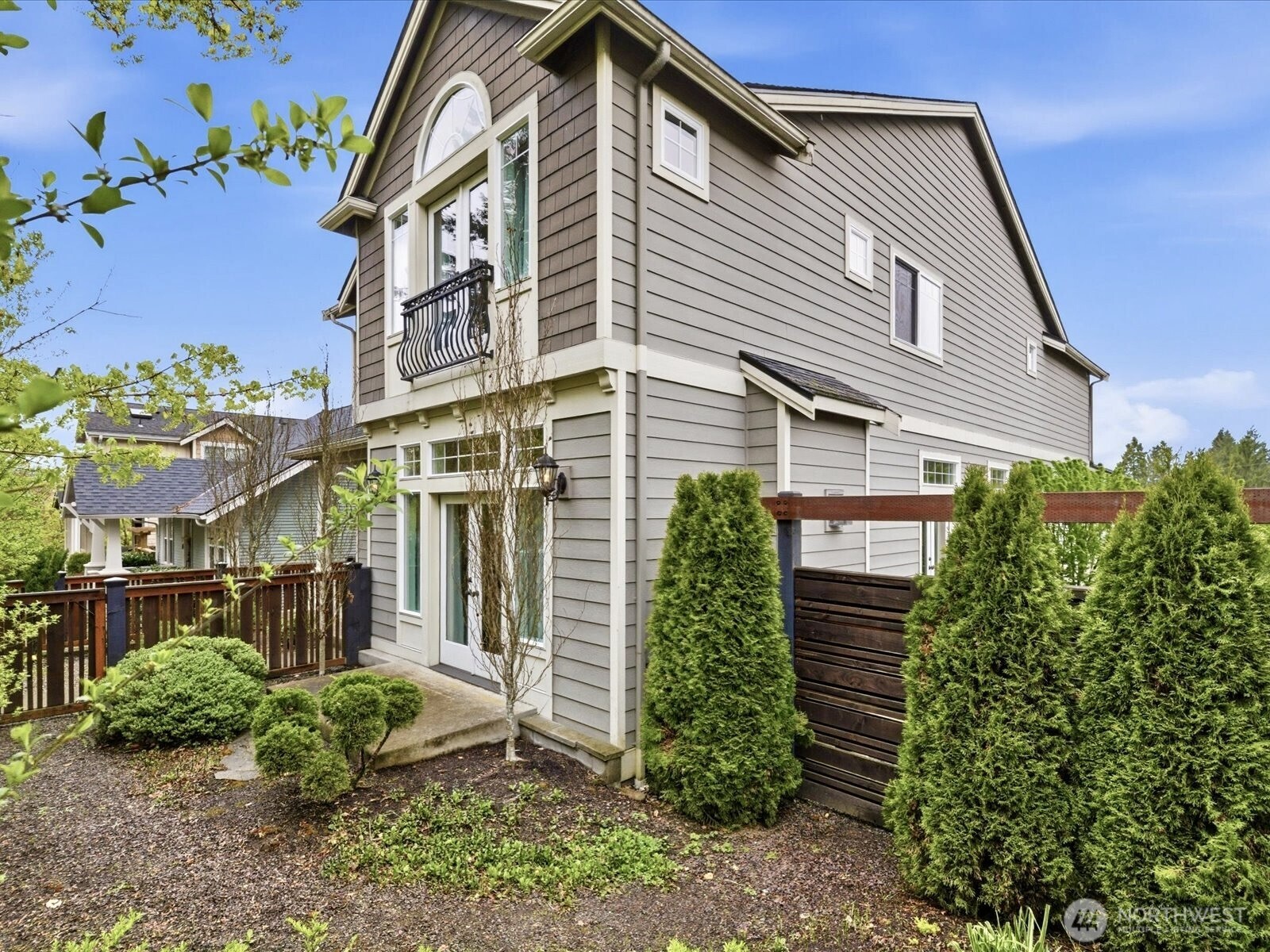 26620 NE Valley Street , Duvall, WA 98019
