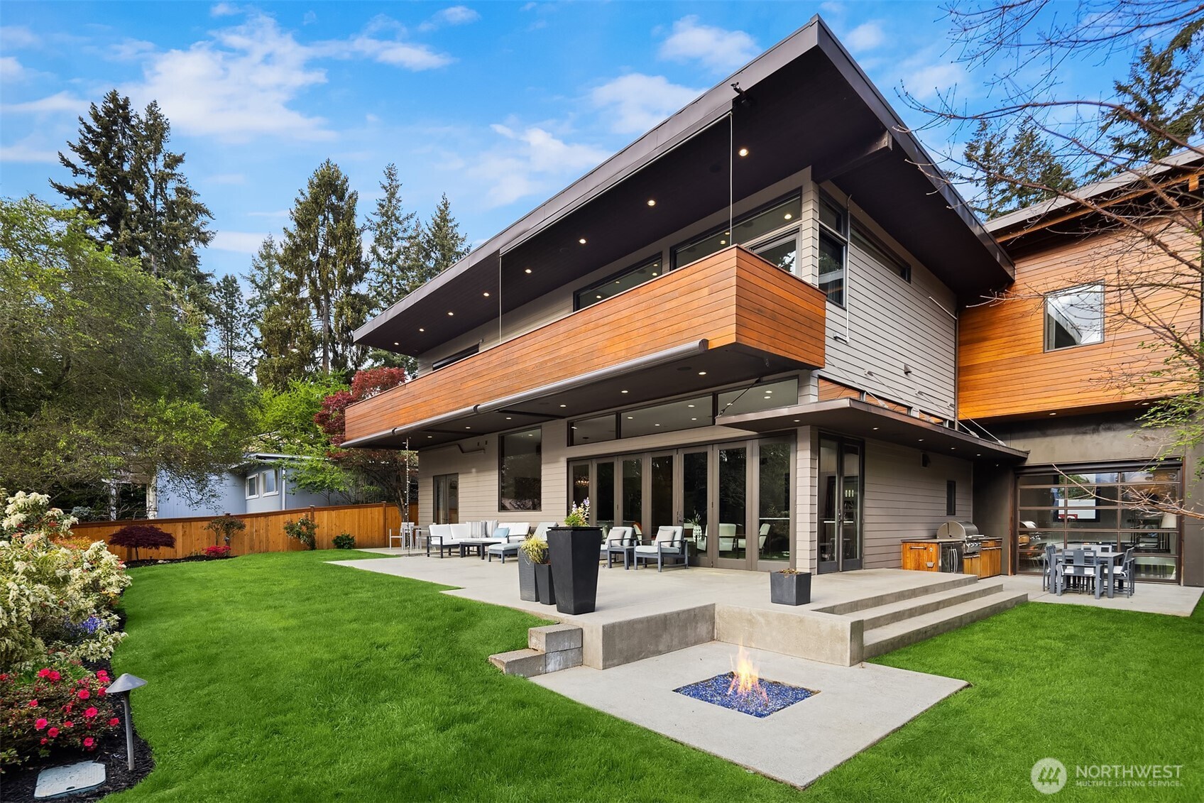 10314 SE 25th Street , Bellevue, WA 98004