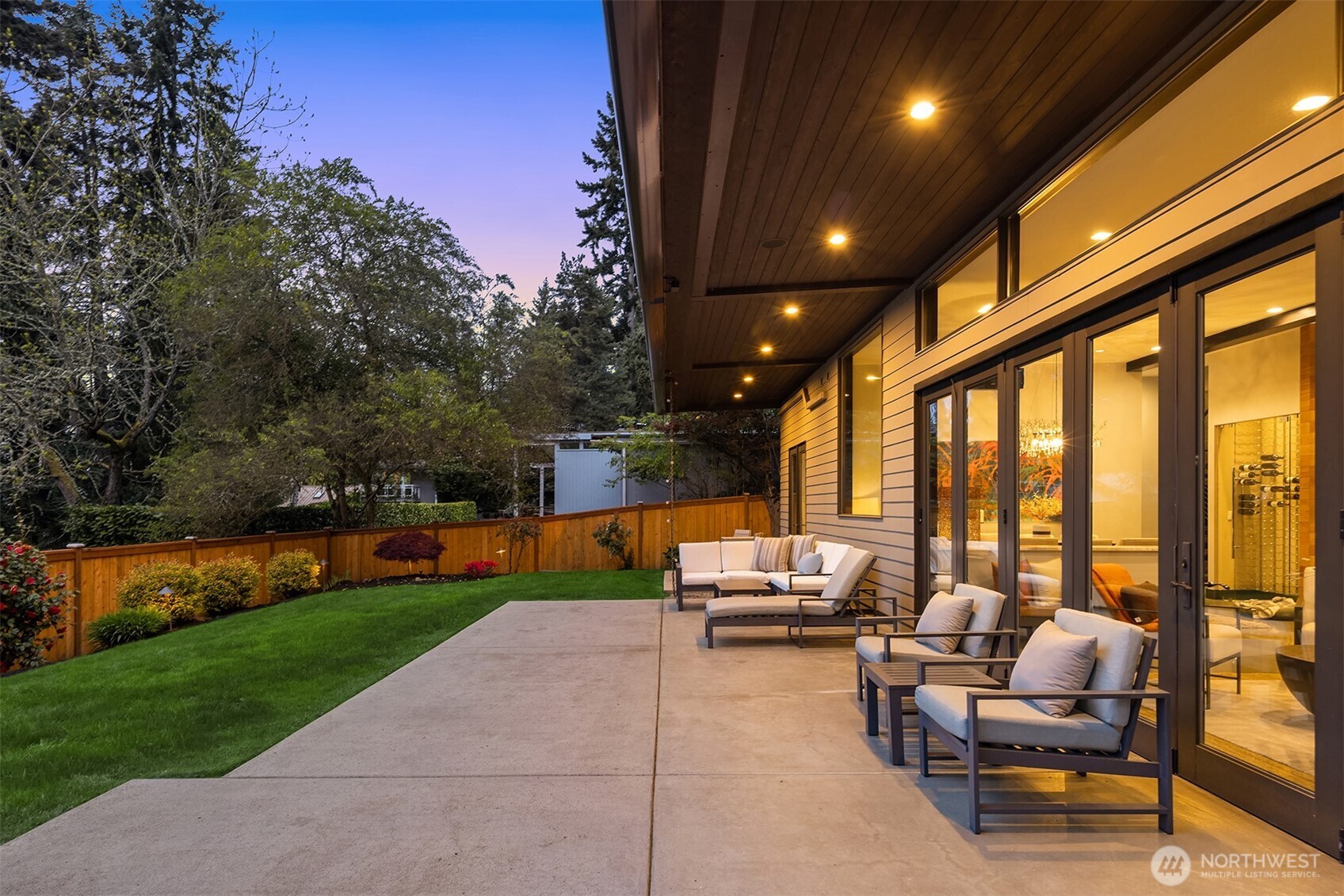 10314 SE 25th Street , Bellevue, WA 98004