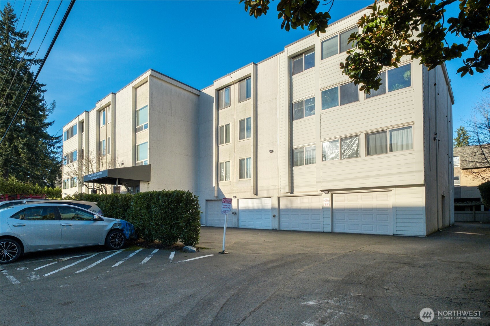 132 N 132nd Street #402, Seattle, WA 98133