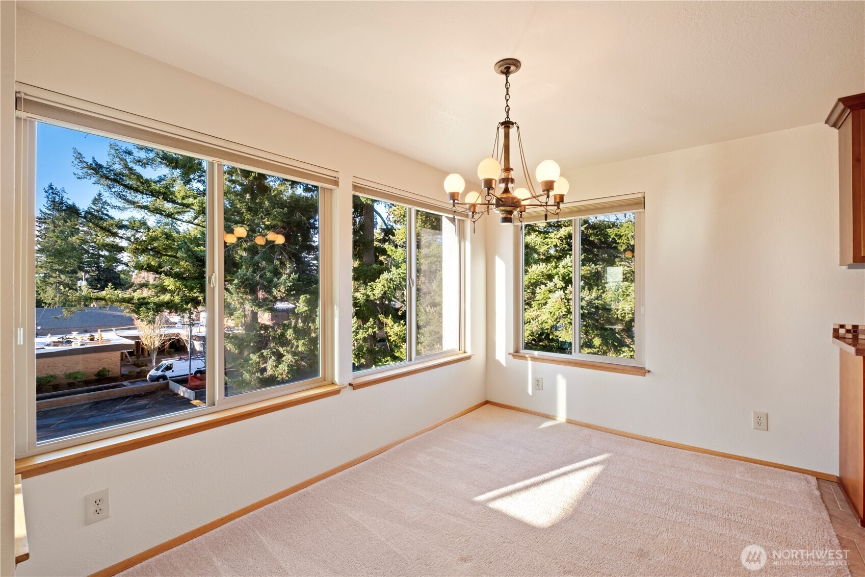 132 N 132nd Street #402, Seattle, WA 98133