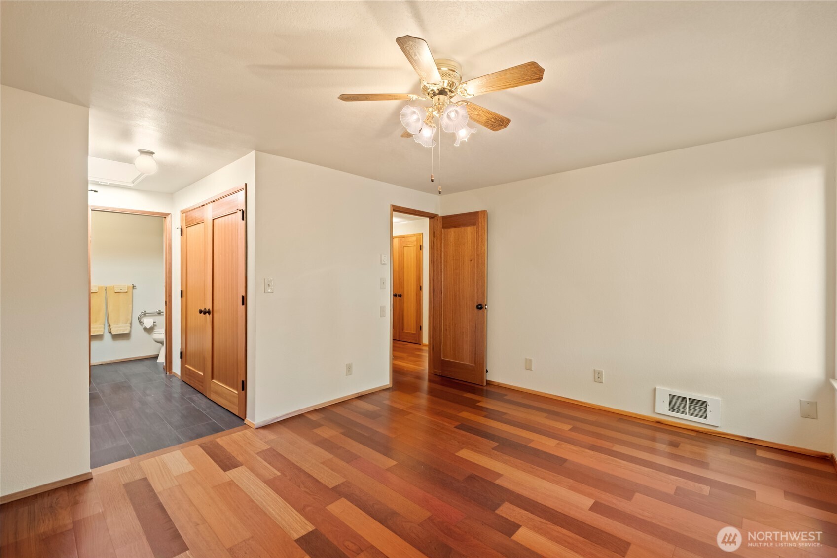 132 N 132nd Street #402, Seattle, WA 98133