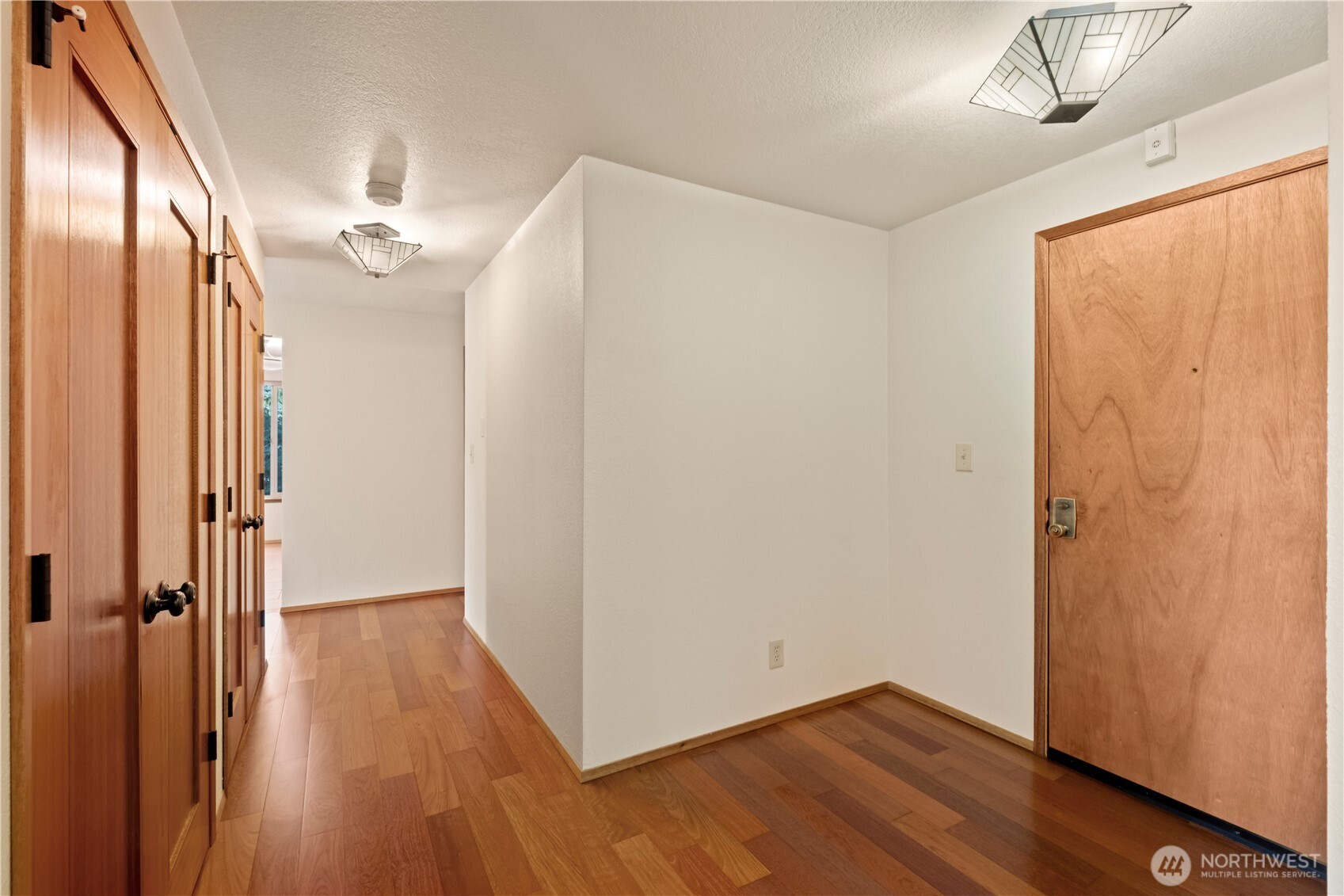 132 N 132nd Street #402, Seattle, WA 98133