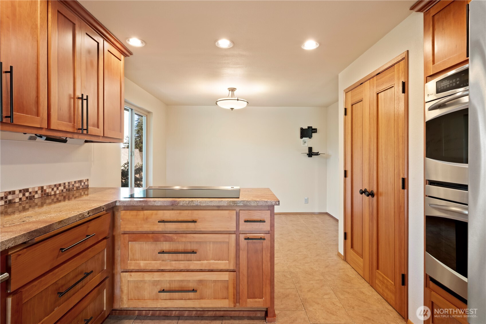 132 N 132nd Street #402, Seattle, WA 98133