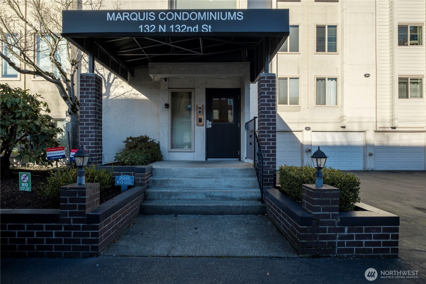 132 N 132nd Street #402, Seattle, WA 98133
