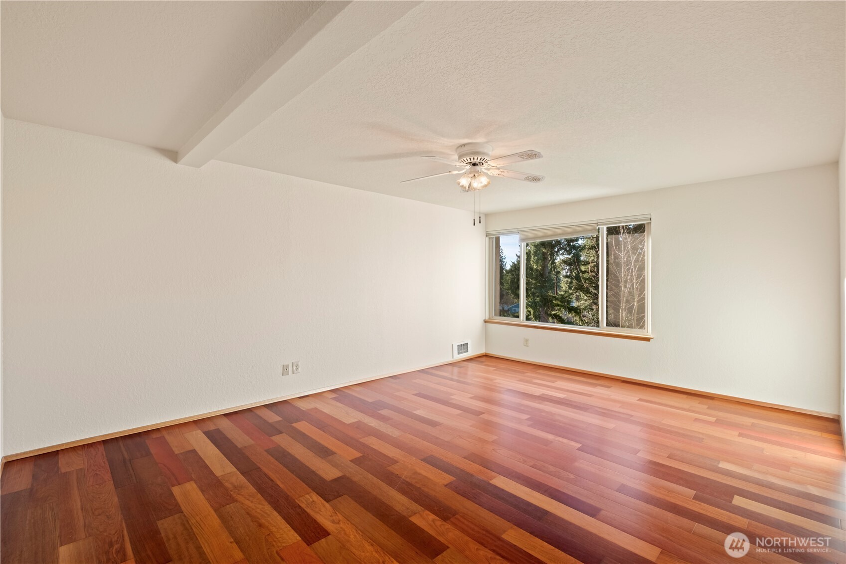 132 N 132nd Street #402, Seattle, WA 98133