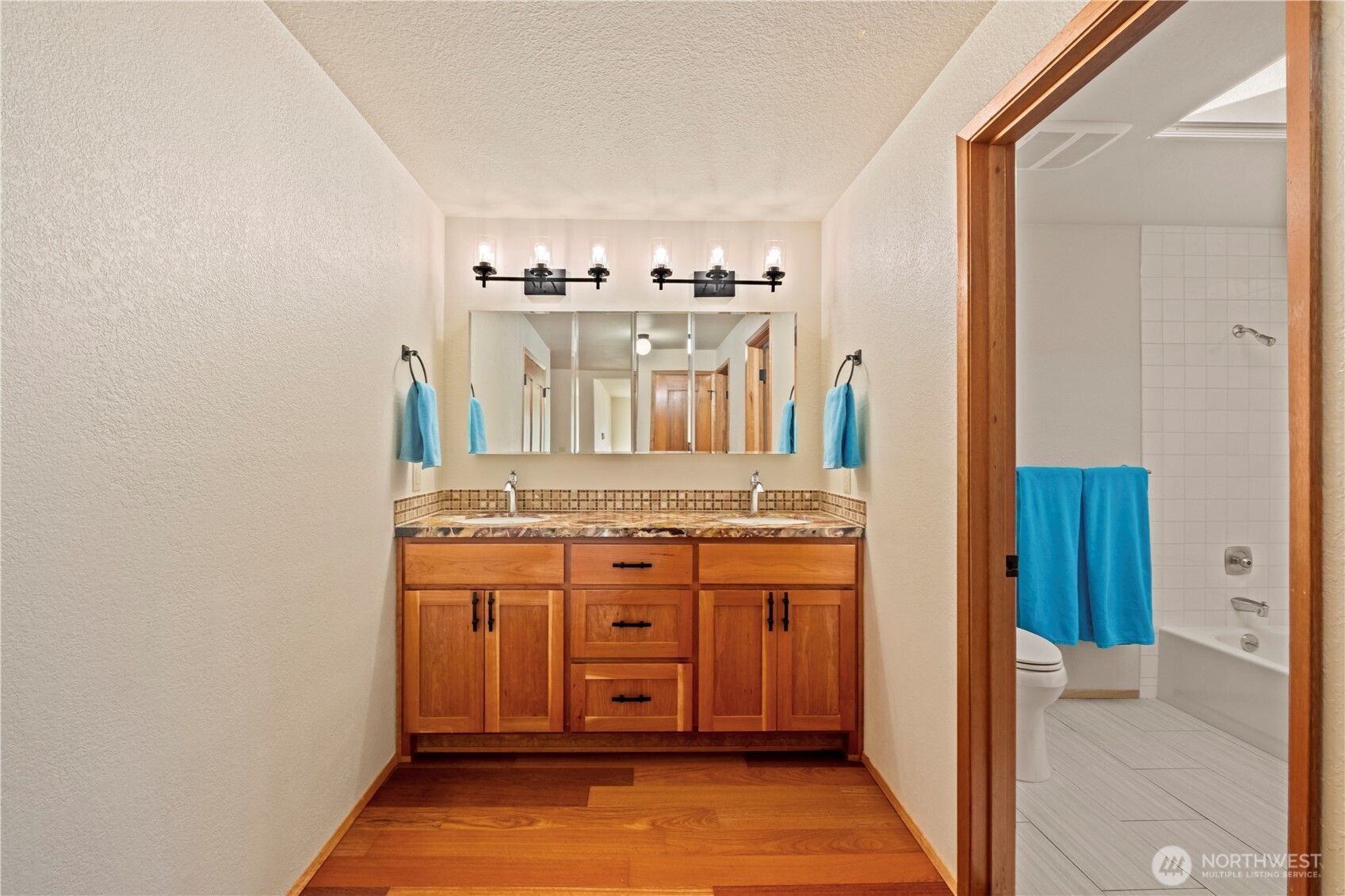 132 N 132nd Street #402, Seattle, WA 98133