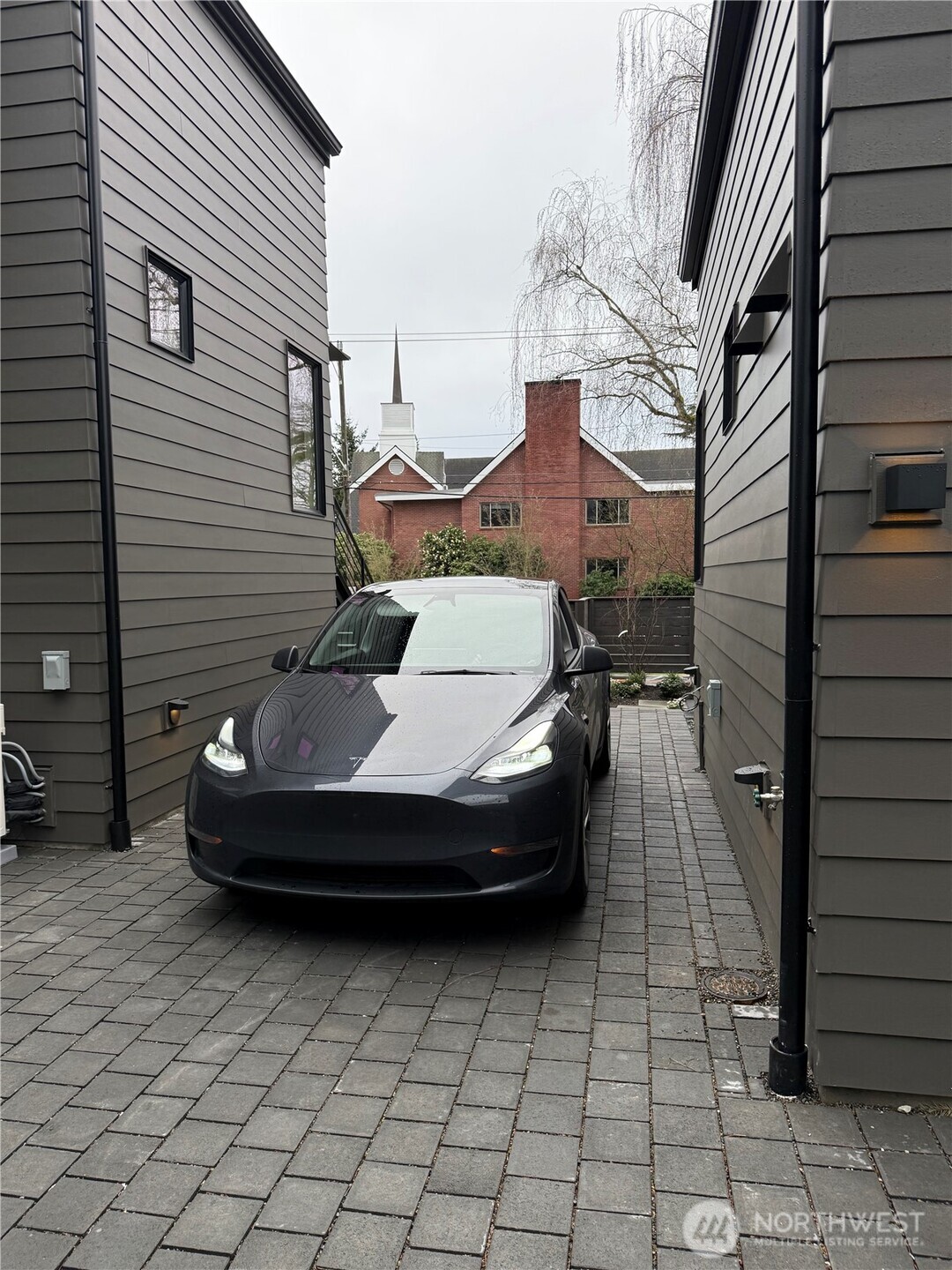 2806 W Dravus Street , Seattle, WA 98199