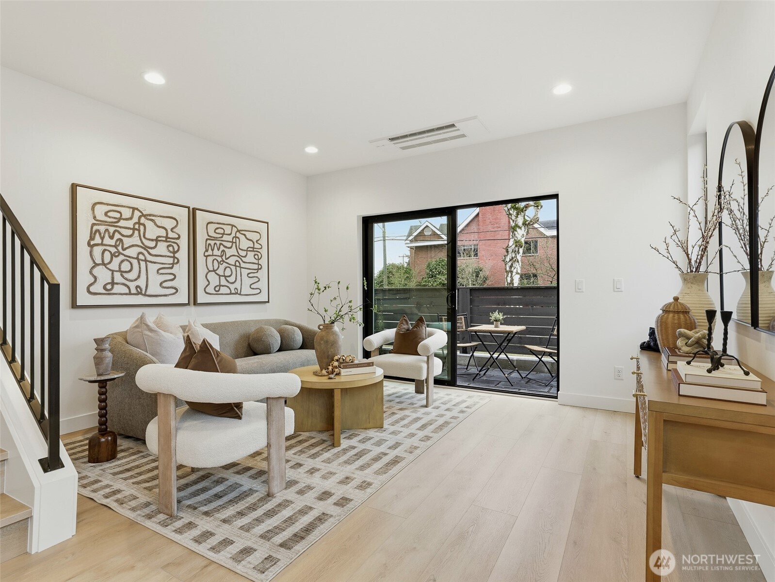 2806 W Dravus Street , Seattle, WA 98199