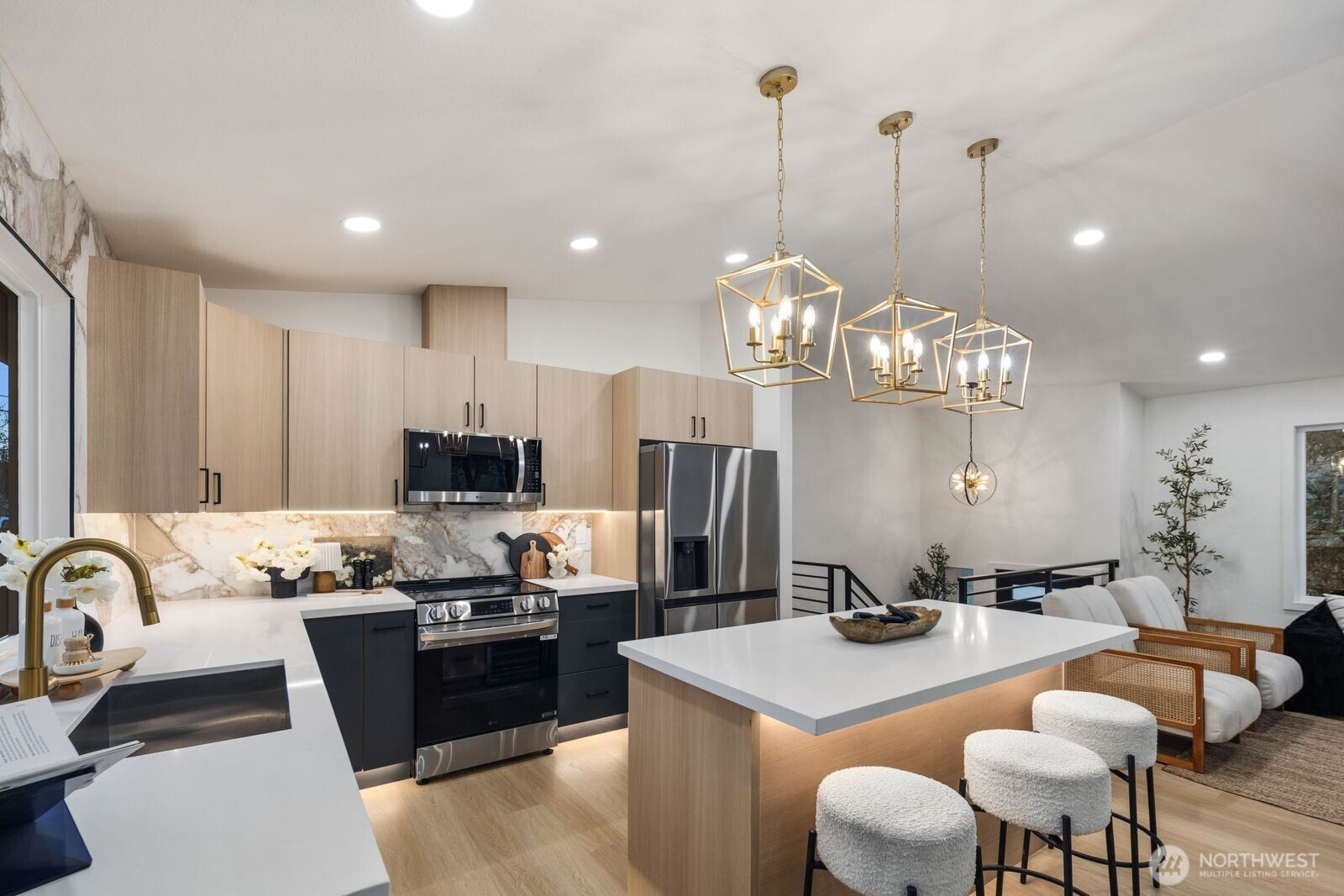 7211 182nd Street SW, Edmonds, WA 98026-5558