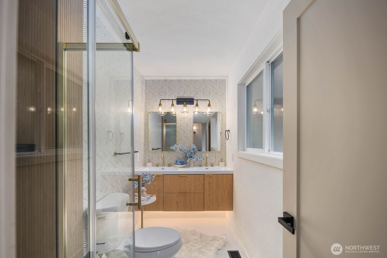 7211 182nd Street SW, Edmonds, WA 98026-5558