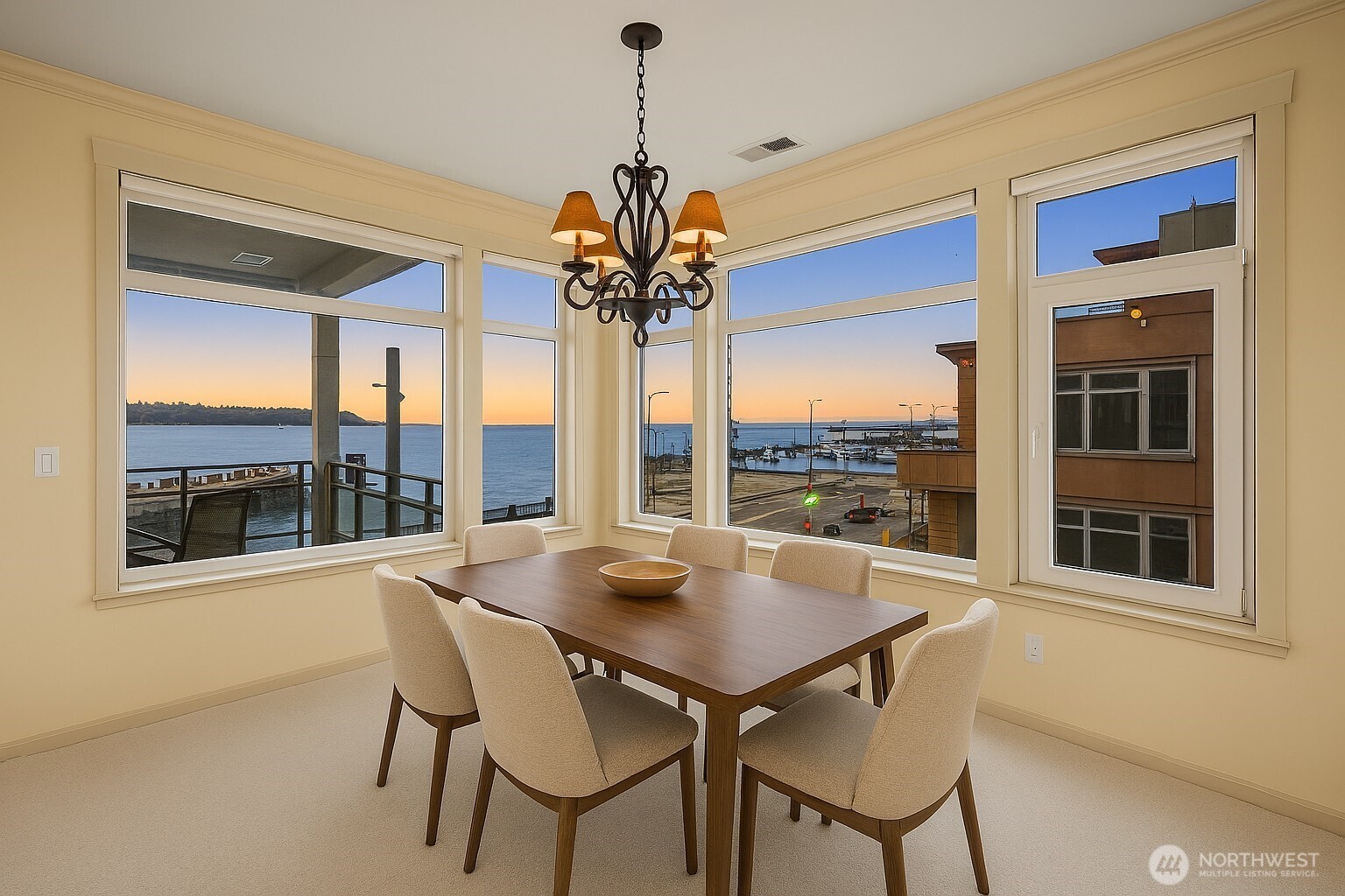 1900 Alaskan Way #316, Seattle, WA 98101