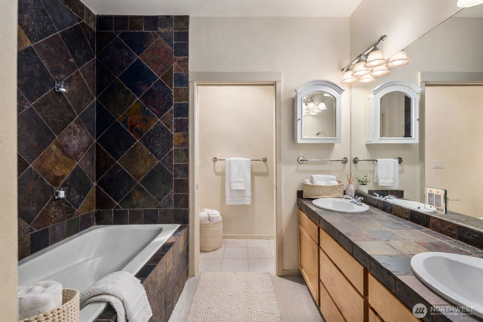 1900 Alaskan Way #316, Seattle, WA 98101