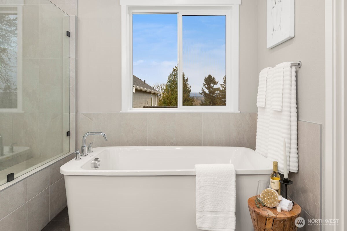 7907 S 132 Street , Seattle, WA 98178