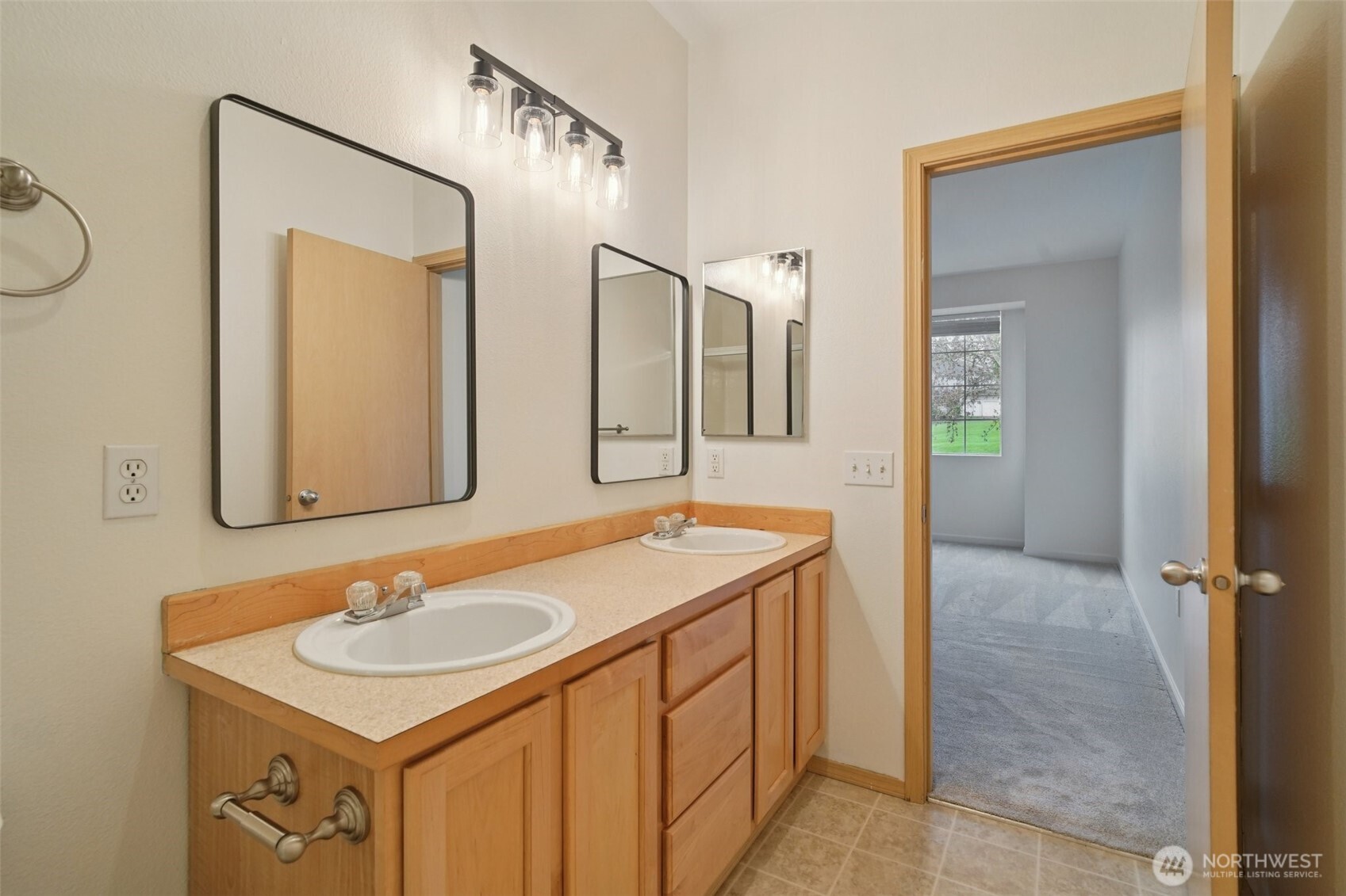 2906 SE 8TH Place #2111, Renton, WA 98058