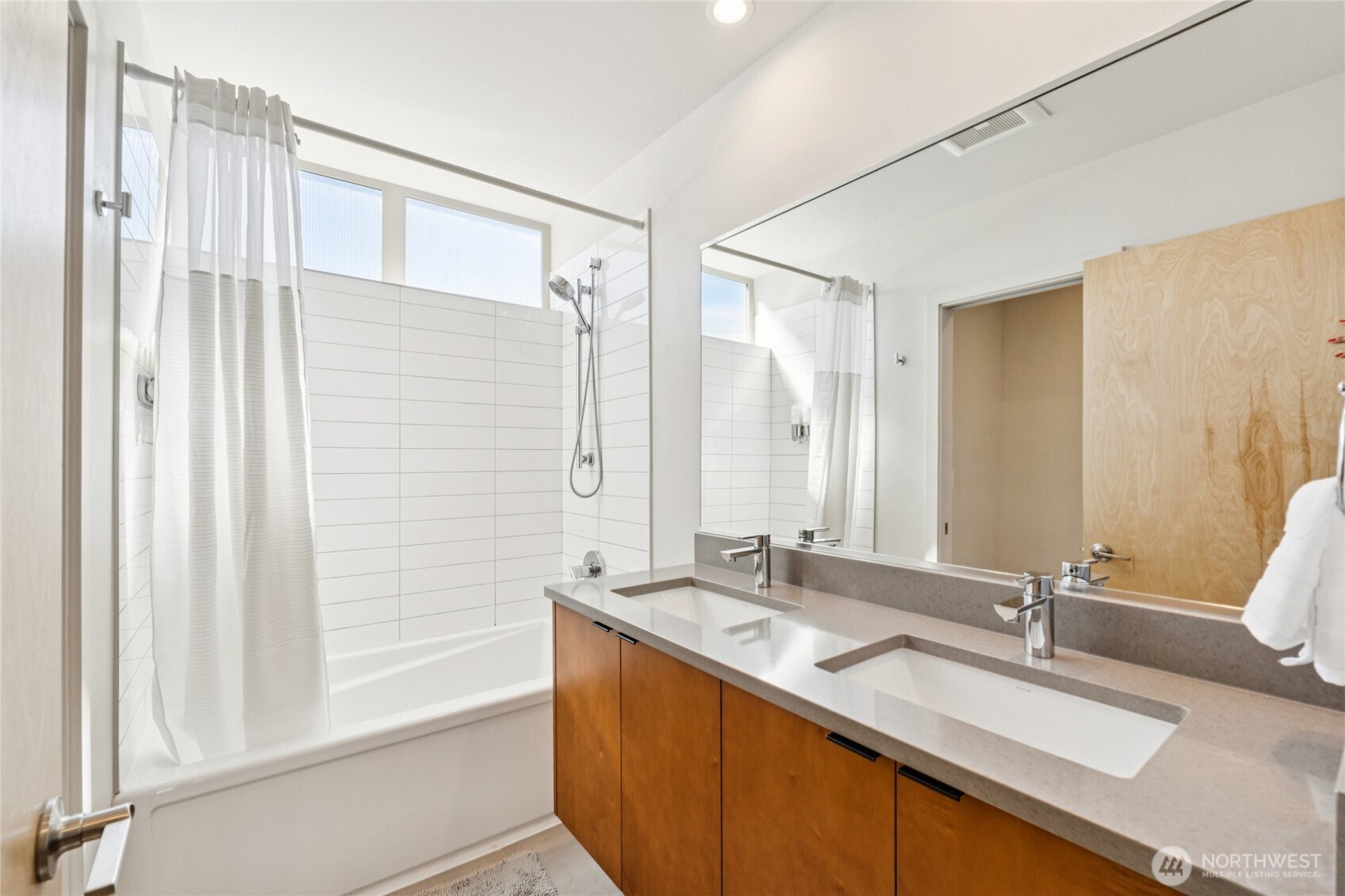 1432 S King Street , Seattle, WA 98144