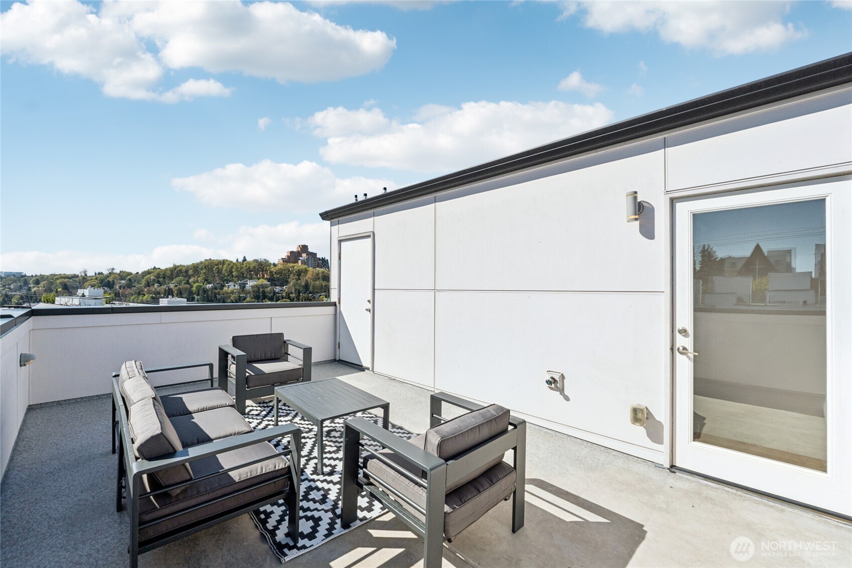 1432 S King Street , Seattle, WA 98144