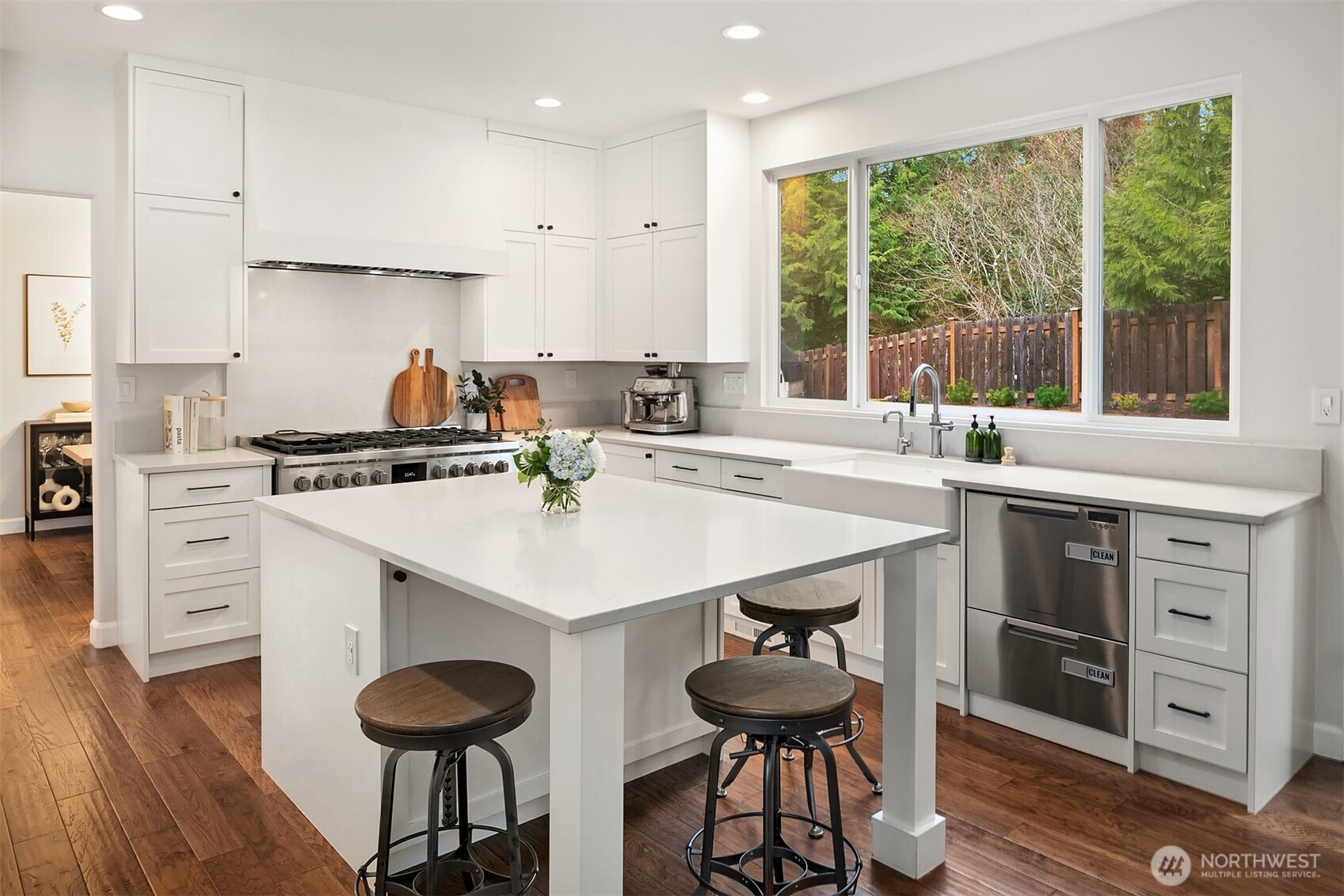 24046 SE 9th Court , Sammamish, WA 98075
