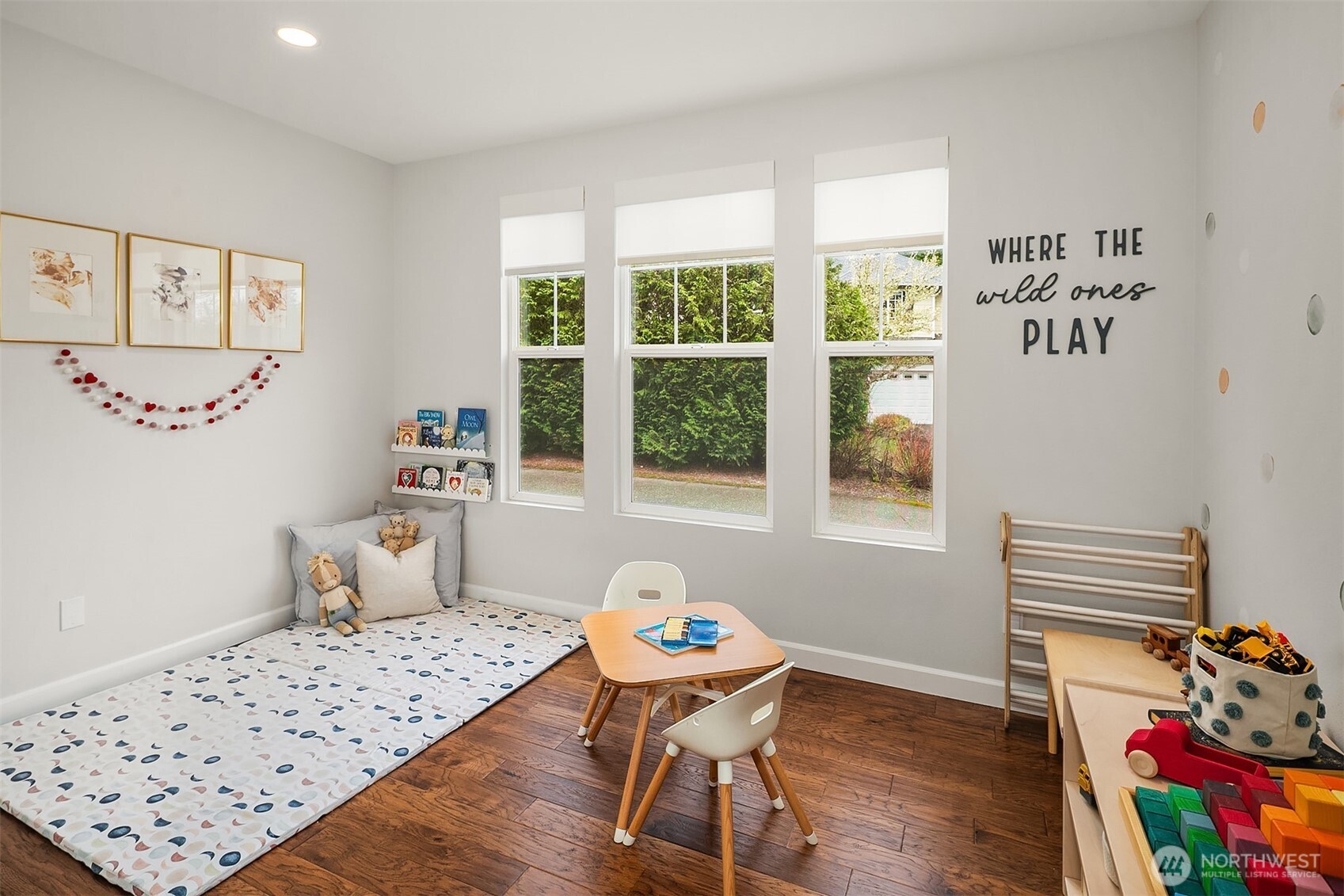 24046 SE 9th Court , Sammamish, WA 98075
