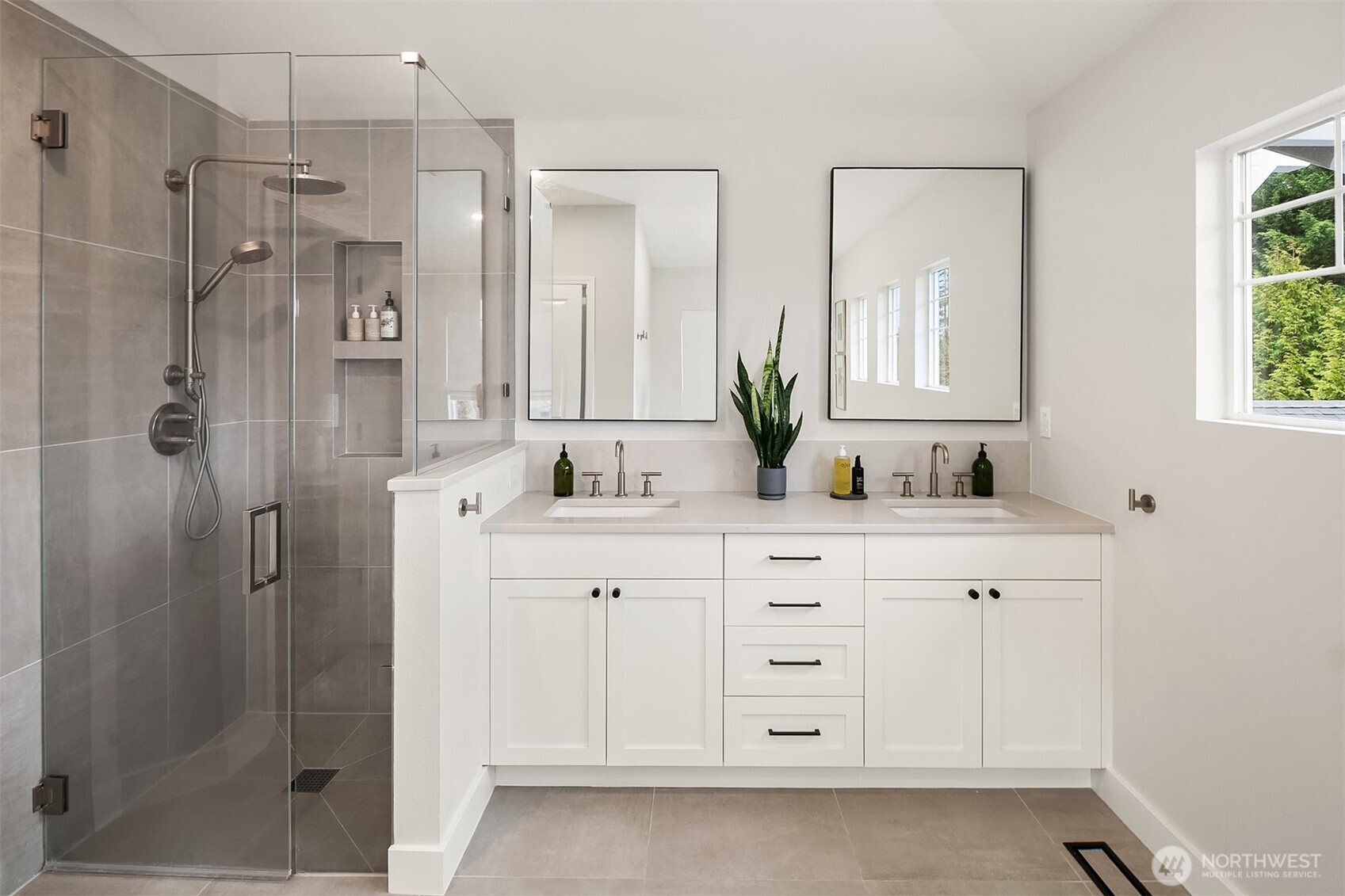 24046 SE 9th Court , Sammamish, WA 98075