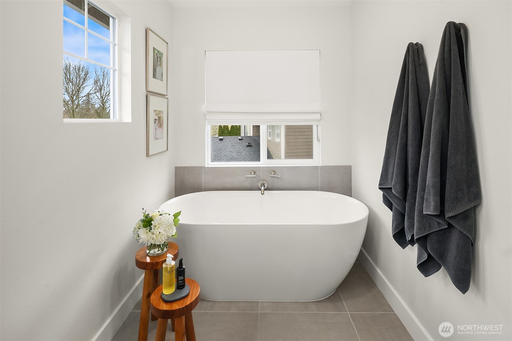 24046 SE 9th Court , Sammamish, WA 98075